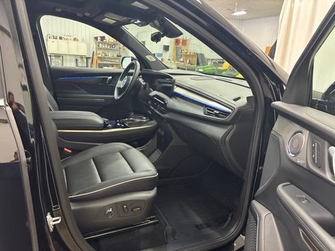 Used 2026 Buick Enclave Avenir w/ Super Cruise Package AWD/4WD image 16