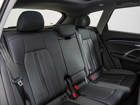 Used 2025 Audi Q5 Premium w/ Convenience Package AWD/4WD image 13