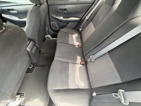 Used 2024 Nissan Sentra SV image 11