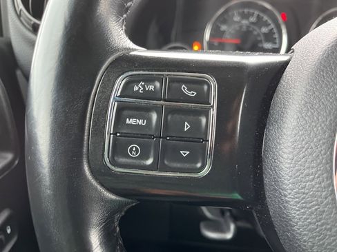 Used 2018 Jeep Wrangler Unlimited Rubicon image 34