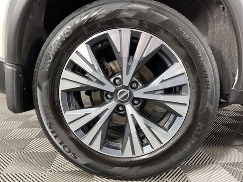 Used 2023 Nissan Rogue SV w/ SV Premium Package image 15