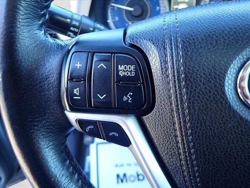 Used 2018 Toyota Sienna XLE Premium image 16