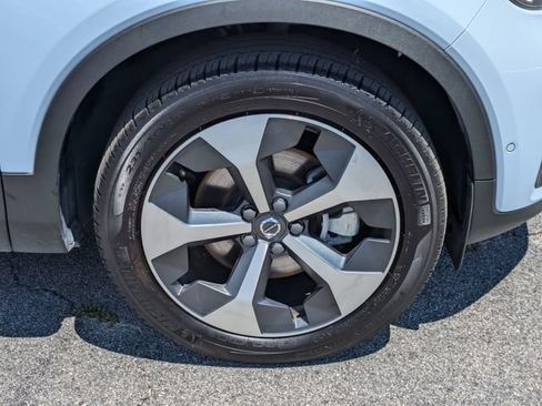 Certified 2026 Volvo XC40 B5 Plus AWD/4WD image 14