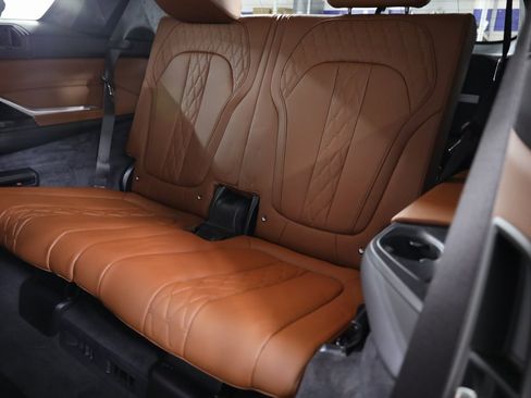 Used 2026 BMW X7 M60i image 53