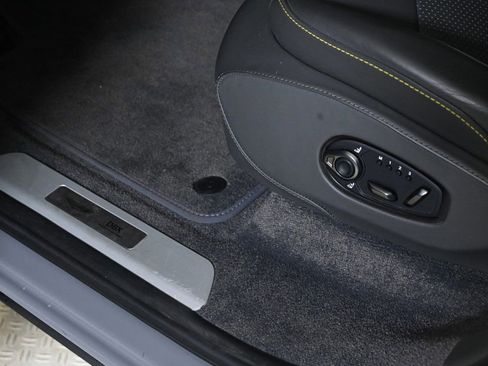 Used 2025 Aston Martin DBX 707 image 22