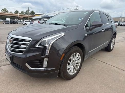 Used 2017 Cadillac XT5 FWD image 2