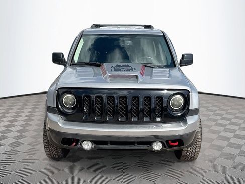 Used 2017 Jeep Patriot Latitude image 2