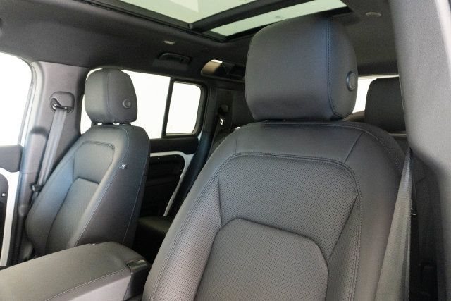 Used 2025 Land Rover Defender 110 S AWD/4WD image 8