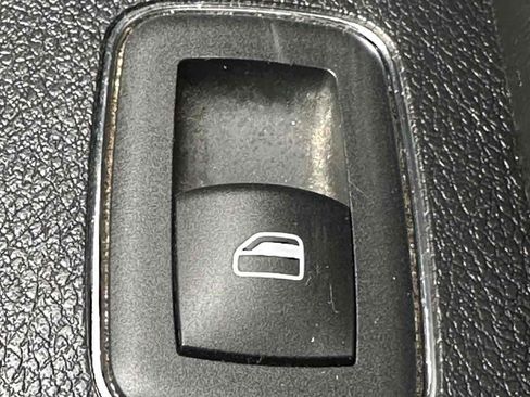 Used 2016 Chrysler 300 S RWD image 33