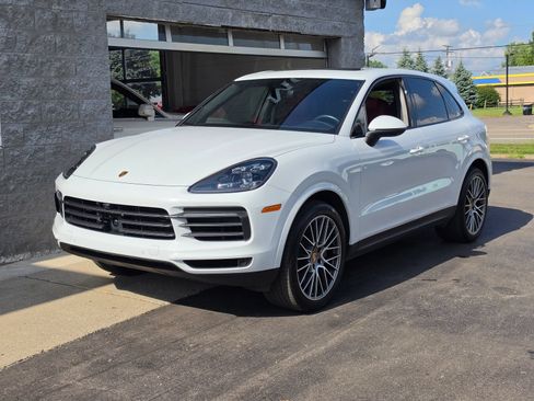 Used 2023 Porsche Cayenne S Platinum AWD/4WD image 1