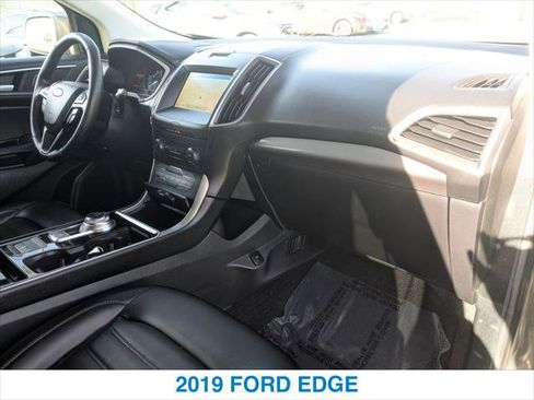 Used 2019 Ford Edge SEL image 20