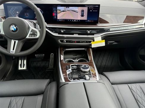 New 2026 BMW X7 M60i image 7