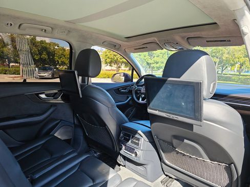 Used 2017 Audi Q7 3.0T Prestige image 16