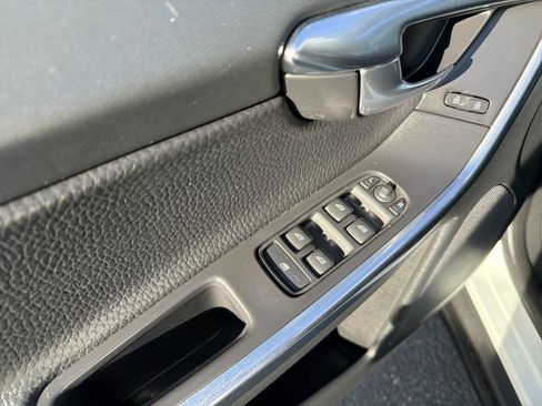 Used 2013 Volvo XC60 T6 image 30