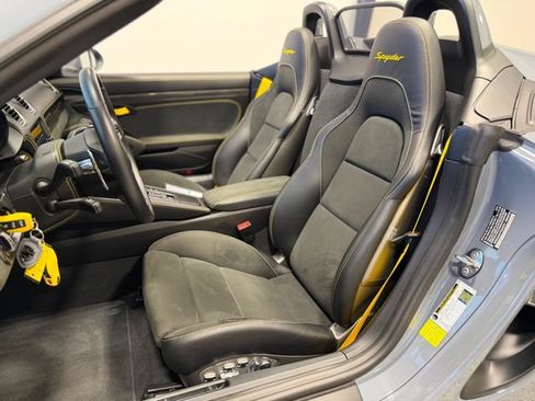 Used 2023 Porsche 718 Boxster Spyder RWD image 38