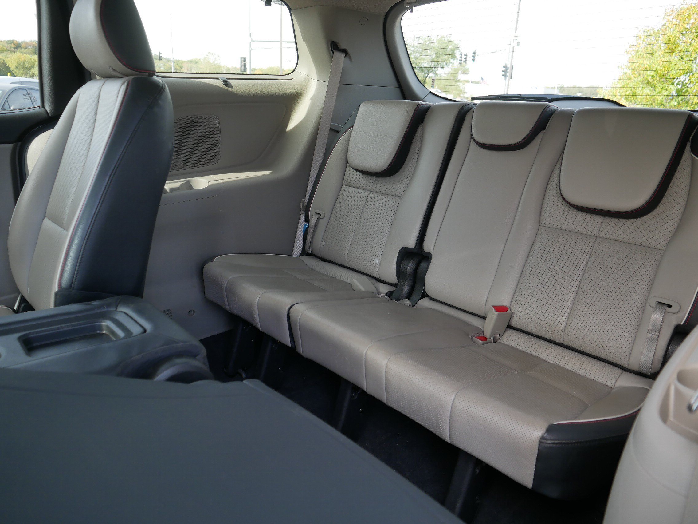 Used 2020 Kia Sedona EX FWD image 17