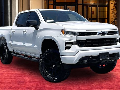 Used 2023 Chevrolet Silverado 1500 RST RWD image 2