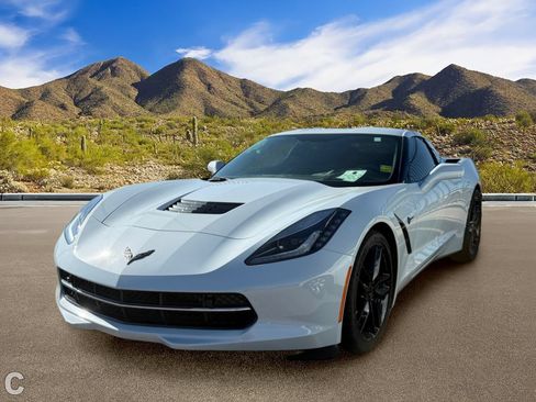 Used 2019 Chevrolet Corvette Stingray Coupe RWD image 2