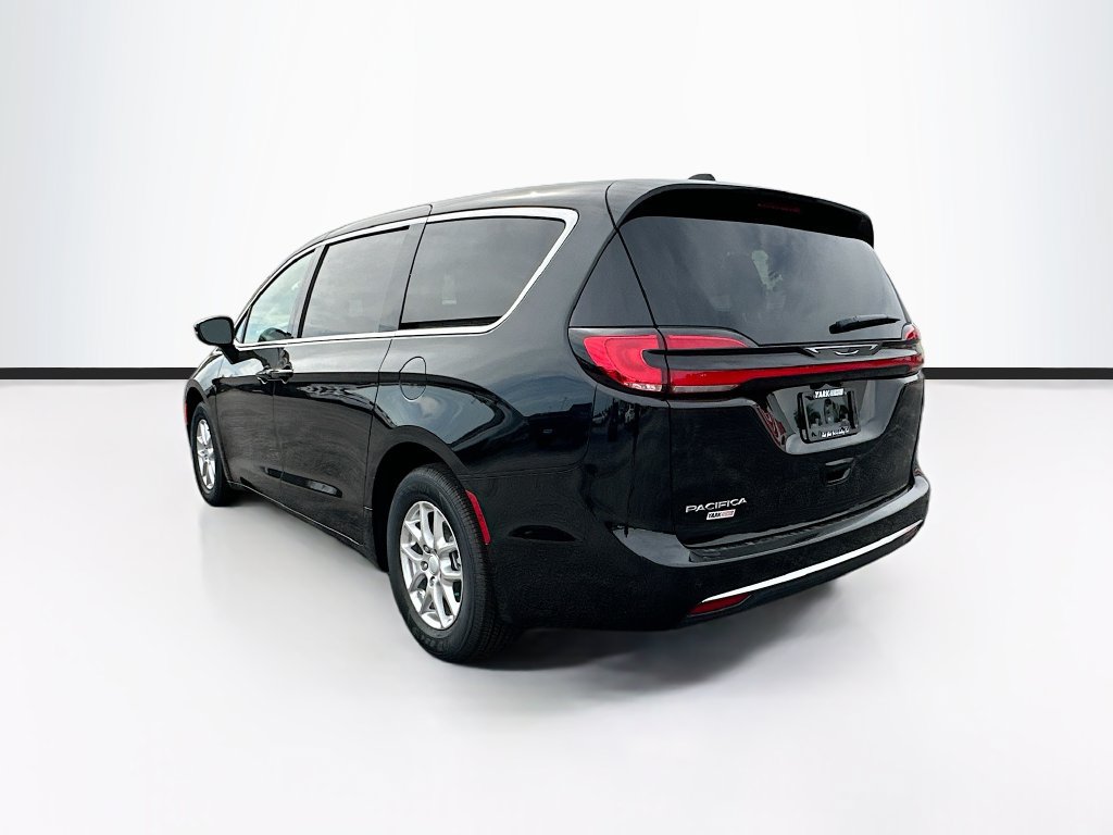 New 2027 Chrysler Pacifica Select FWD image 6