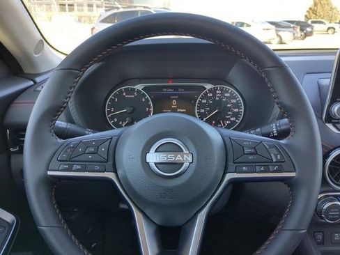 Used 2025 Nissan Sentra SR FWD image 17
