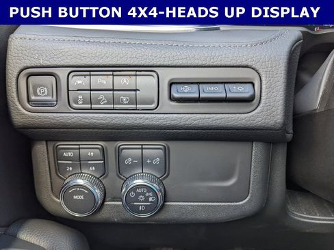 Used 2024 GMC Yukon Denali image 18