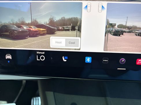 Used 2022 Tesla Model X image 24