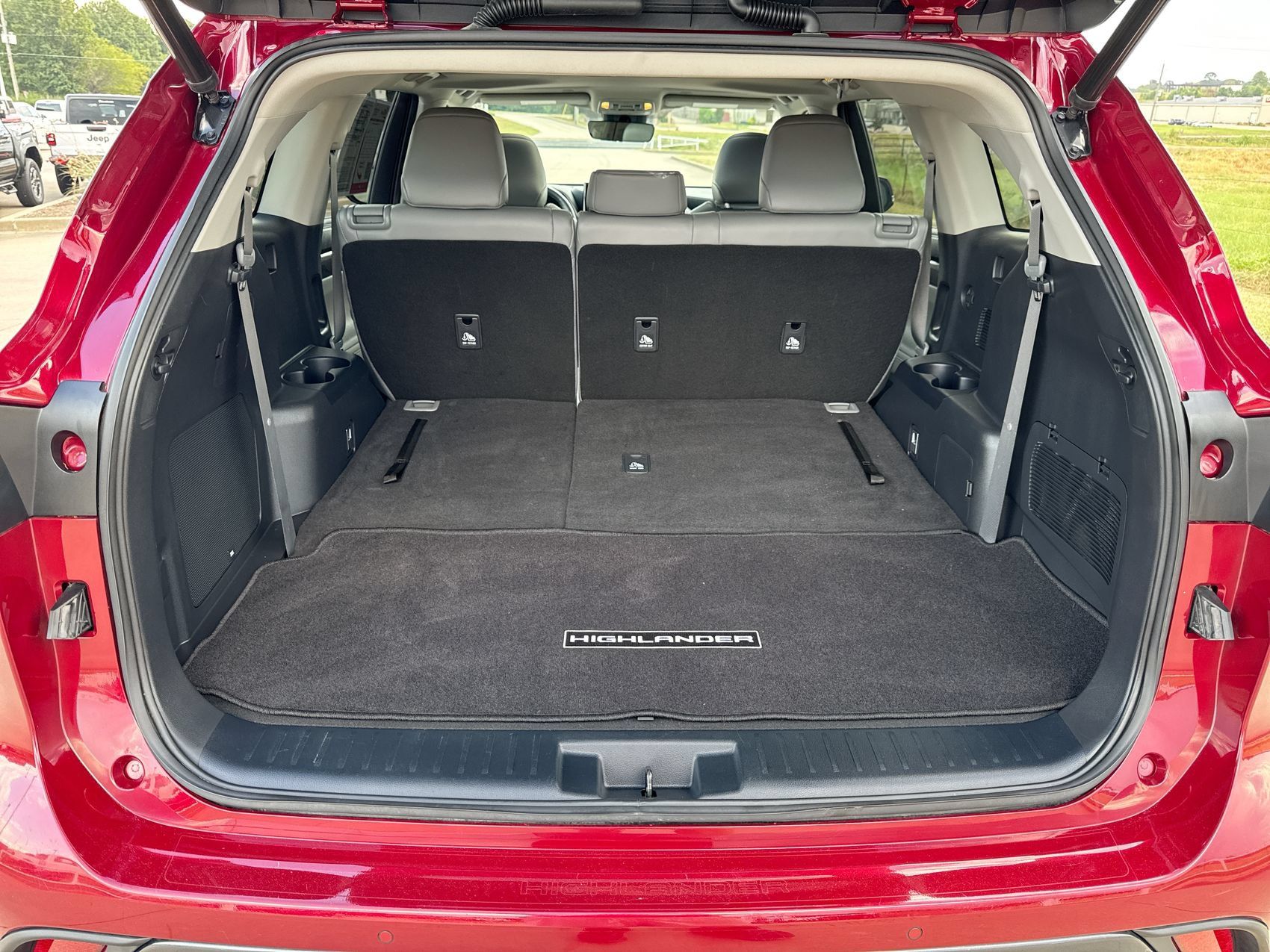 Used 2023 Toyota Highlander Limited FWD image 24