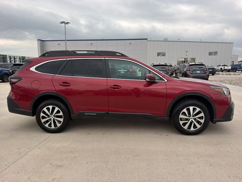 Used 2020 Subaru Outback Premium AWD/4WD image 4