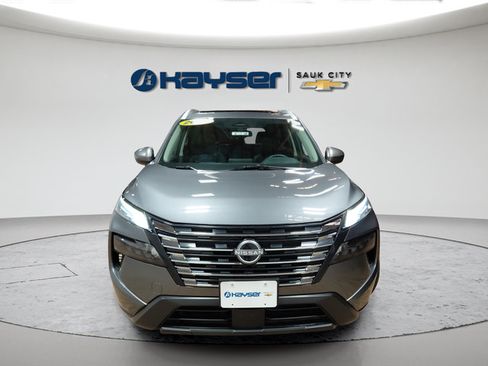 Used 2025 Nissan Rogue SV w/ SV Premium Package AWD/4WD image 2