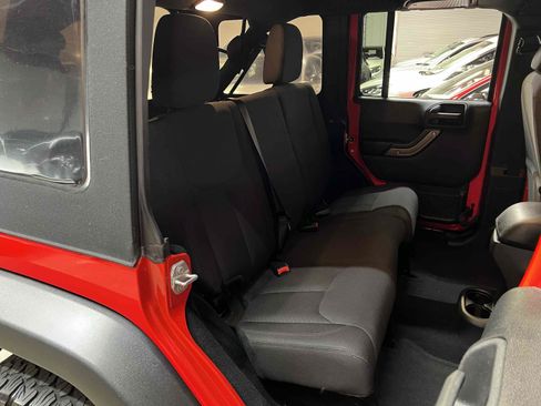 Used 2015 Jeep Wrangler Unlimited Sport w/ Quick Order Package 24S AWD/4WD image 27