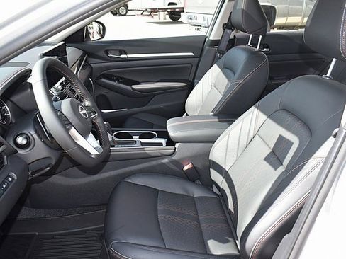 New 2025 Nissan Altima 2.5 SR w/ SR Premium Package image 7