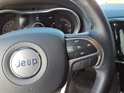 Used 2019 Jeep Grand Cherokee Altitude image 10