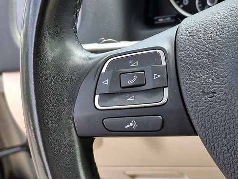 Used 2013 Volkswagen Tiguan SE FWD image 19