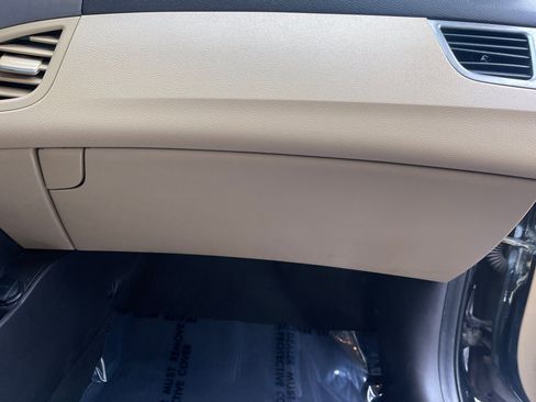 Used 2012 Hyundai Elantra GLS image 36