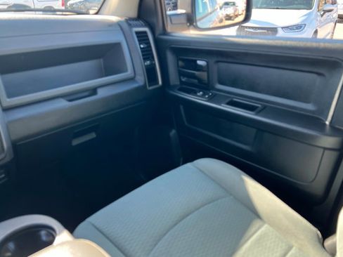 Used 2017 RAM 1500 Express image 10