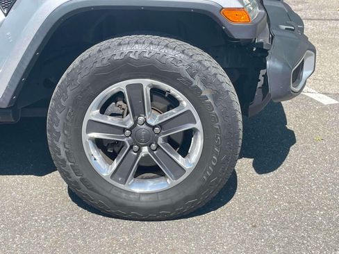 Used 2021 Jeep Wrangler Unlimited Sahara AWD/4WD image 9