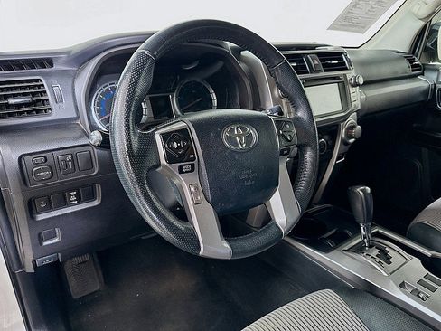 Used 2016 Toyota 4Runner 4d SUV RWD SR5 image 9