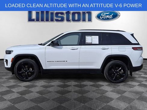 Used 2023 Jeep Grand Cherokee Altitude AWD/4WD image 7