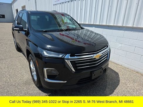 Used 2023 Chevrolet Traverse LT w/ LT Premium Package AWD/4WD image 4