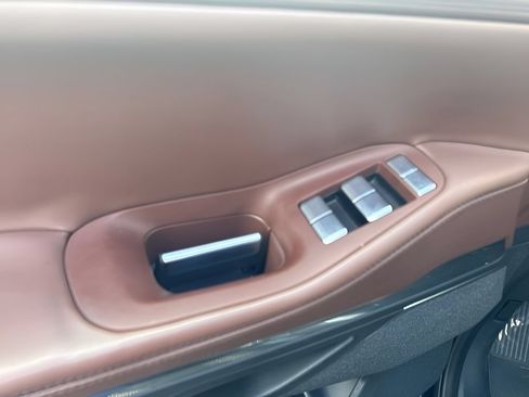 Used 2025 Lincoln Navigator Reserve AWD/4WD image 16