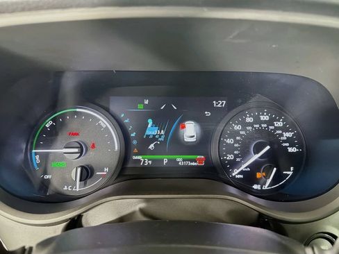 Used 2025 Toyota Sienna XLE FWD image 18