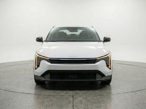 Used 2025 Kia K4 LXS image 2