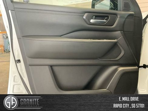New 2025 Nissan Armada SV AWD/4WD image 19