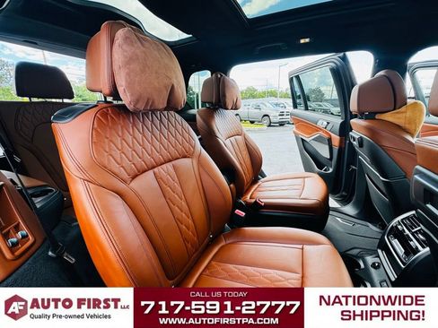 Used 2022 BMW X7 M50i w/ Executive Package image 27