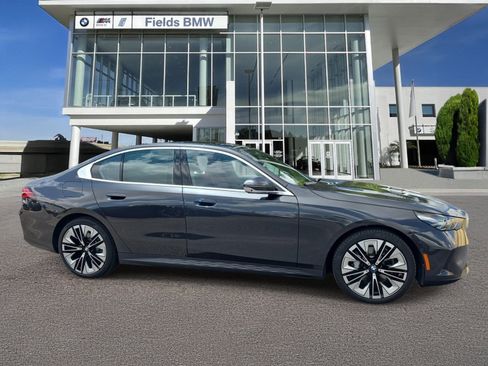 Used 2026 BMW 530i RWD image 1