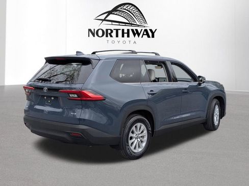 Used 2024 Toyota Grand Highlander AWD image 4