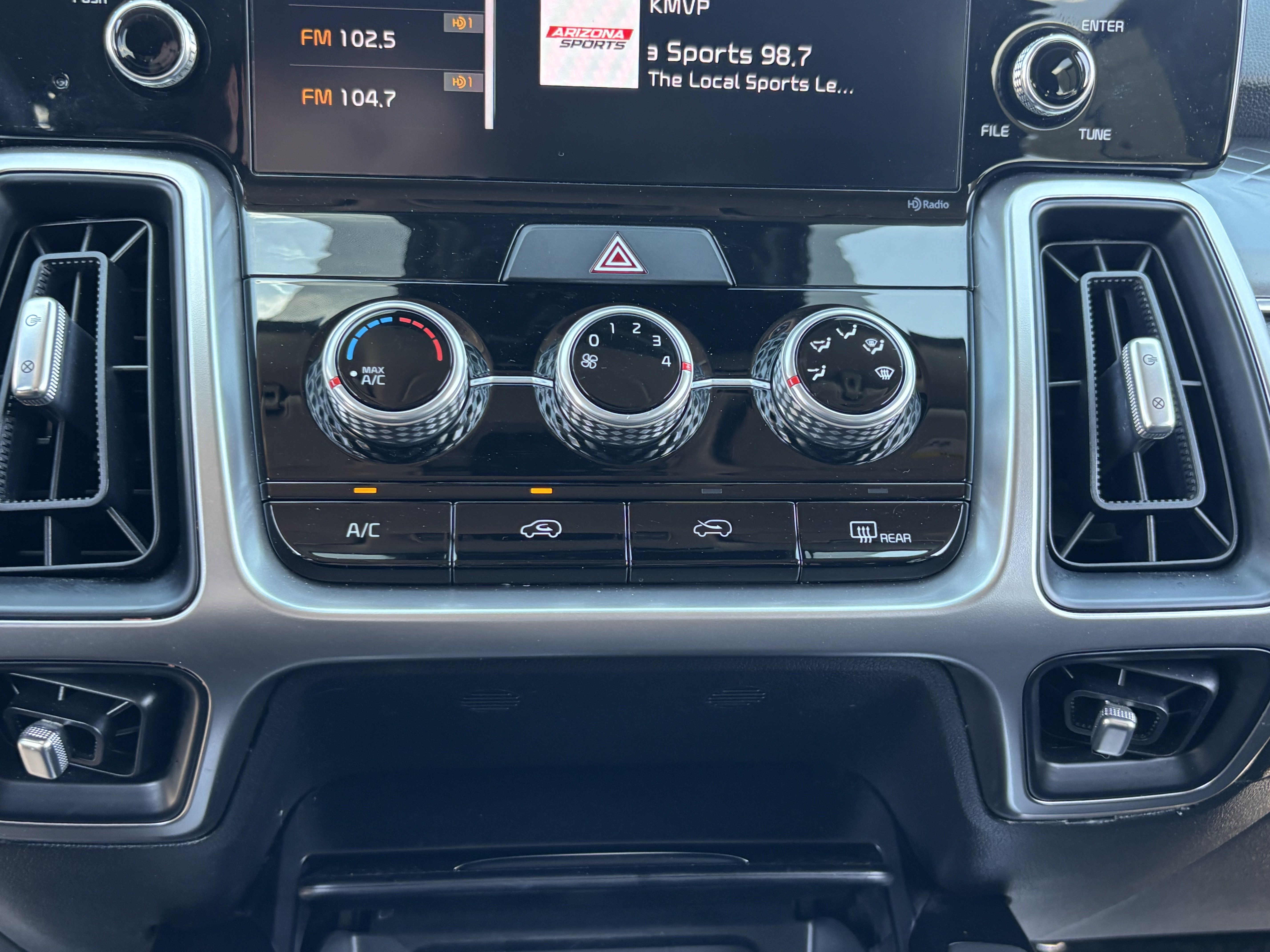 Certified 2022 Kia Sorento LX FWD image 22