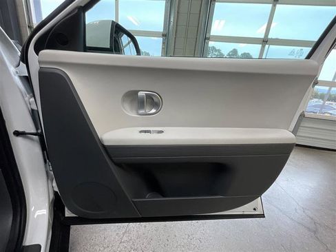 Used 2024 Hyundai Ioniq 5 SEL AWD/4WD image 25