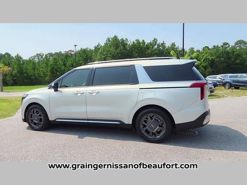 Used 2025 Kia Carnival SX FWD image 26