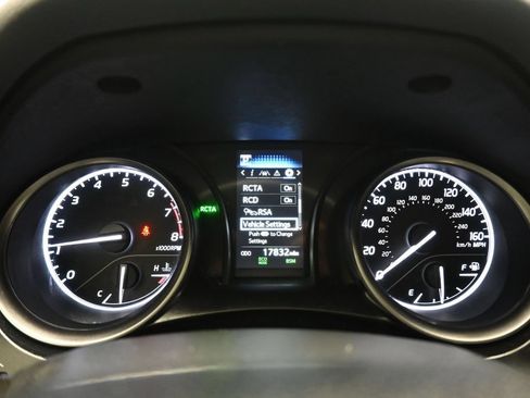 Used 2024 Toyota Camry SE w/ Convenience Package FWD image 15